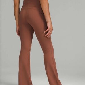 ✨ Lululemon Groove Super-High-Rise
Flared Pant Nulu Ancient Copper size 6